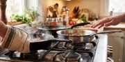 Gagang Wajan Panas Saat Memasak? Cek Jenis dan Bentuk Sekarang!