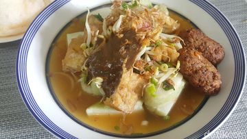 7 Makanan Indonesia Unik yang Bikin Bule Bingung: Ada Nasi Kentut