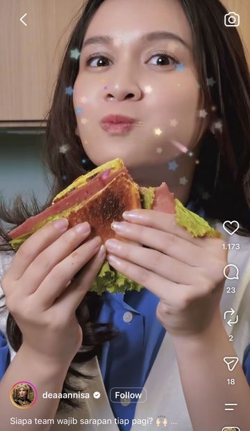 Dea Imut Ternyata Jago Masak, Kreasi Nasi Goreng Kimchi & Roti Panggang