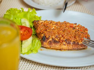 7 Kuliner Enak Dekat Stasiun LRT Kelapa Gading: Seafood & Gultik