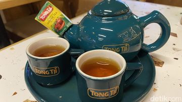 Tong Tji Tea House: Seru Ngeteh, Ada Mie Goreng Kampung & Oseng Sapi Betawi