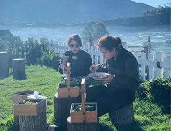 Romantis! Dul Jaelani & Tissa Biani Kulineran dari Rawon Sampai Ngopi di Gunung