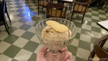 90 Tahun Toko Oen Semarang, Es Krim Klasik Rp35 Ribuan!