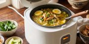 Sisa Ayam Goreng? Bikin Soto Ayam Ekspres Pakai Rice Cooker Aja!