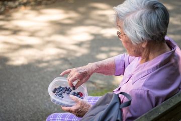 Rahasia Panjang Umur Nenek 100 Tahun: Cuma Makanan Sederhana