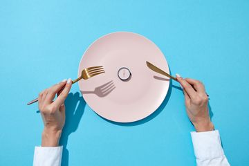 Dokter Ungkap 7 Makanan & Minuman Ini Pantang Saat Perut Kosong