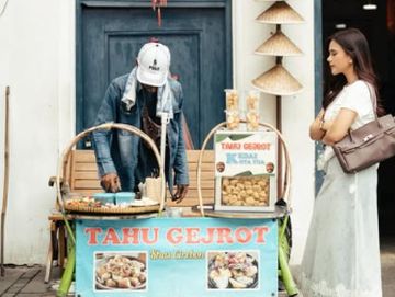 Audi Marissa Asyik Jajan Tahu Gejrot & Susu Pisang di Korsel!