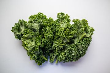 5 Makanan Ampuh Cegah Tulang Rapuh, Bukan Cuma Susu